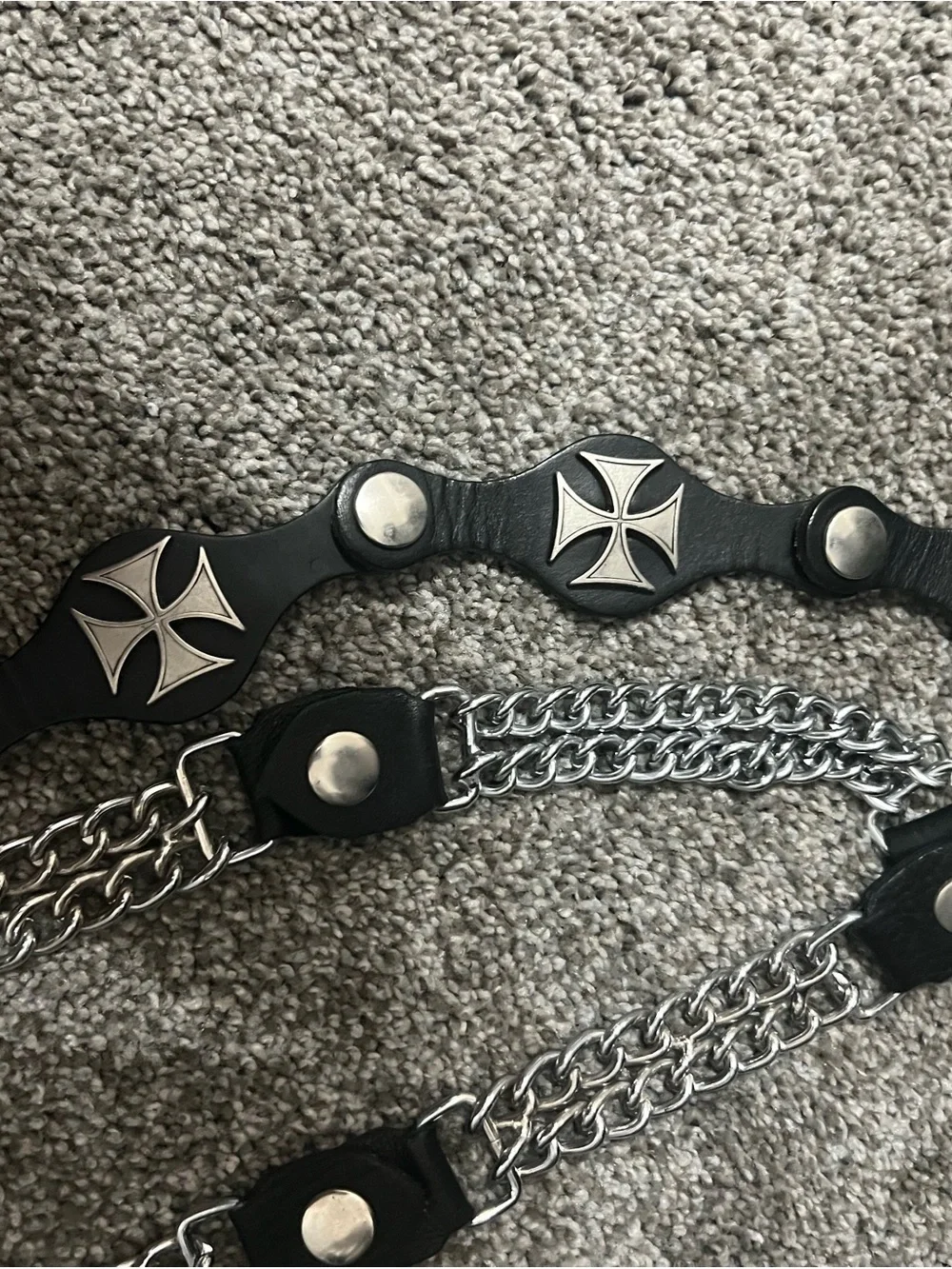 Black Leather and Chain snaps for your Vest